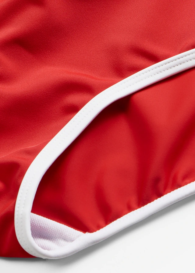 Bikinibroekje met witte contrastnaden • salsarood • product-page.page-title-suffix