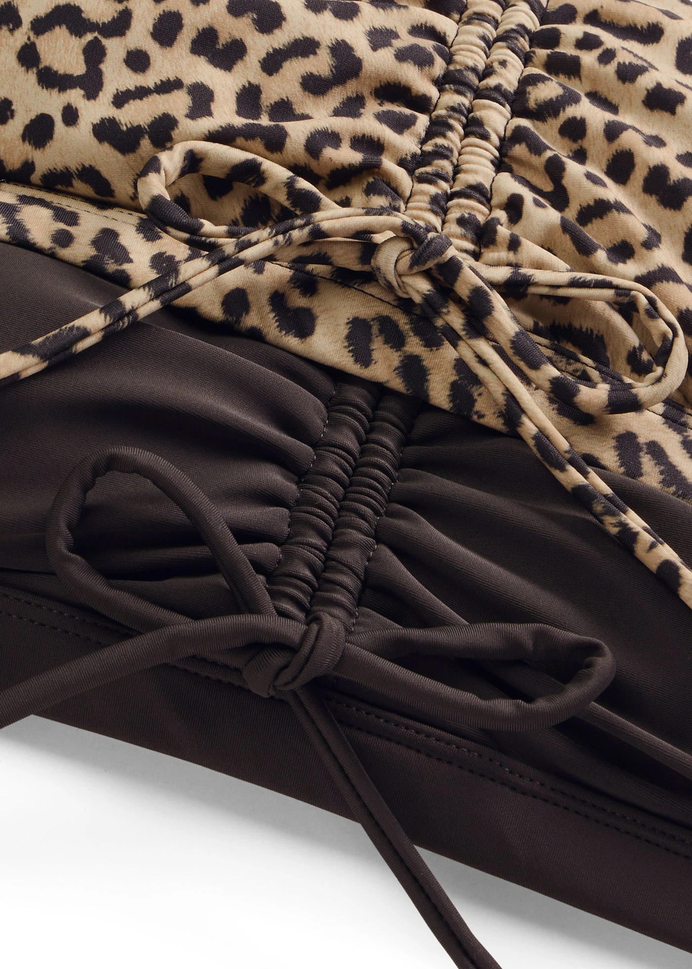 Bikinový top s vázačkami (2 ks v balení) • antracitovo-béžová s leopardím potiskem • bonprix obchod