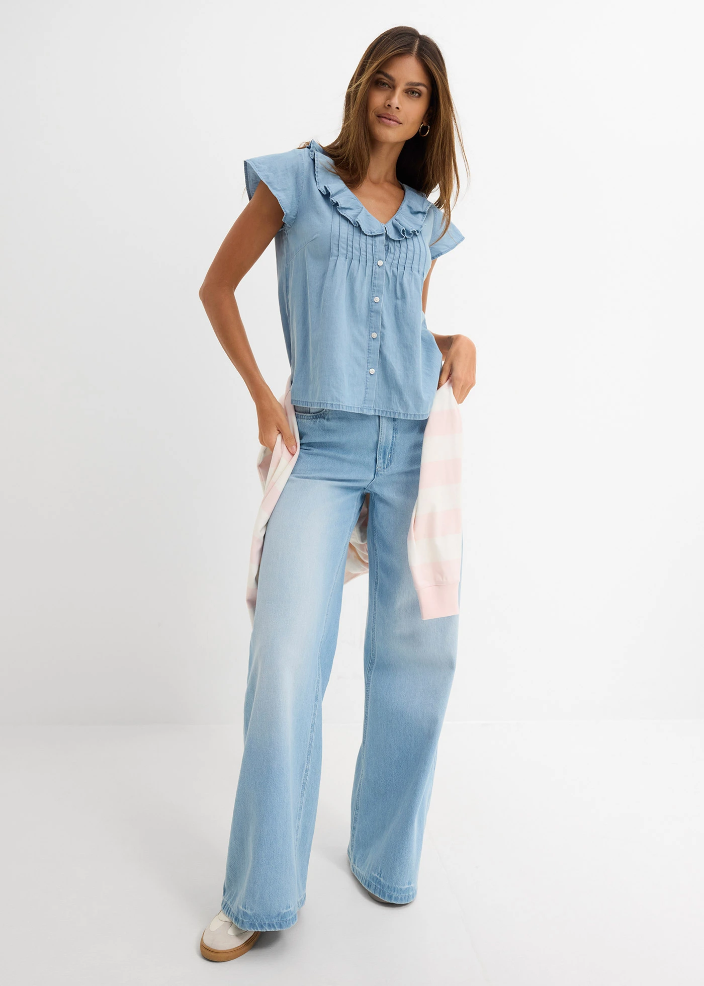 Jeansowy top bez rękawów z bawełny organicznej • lodowy niebieski denim • sklep bonprix