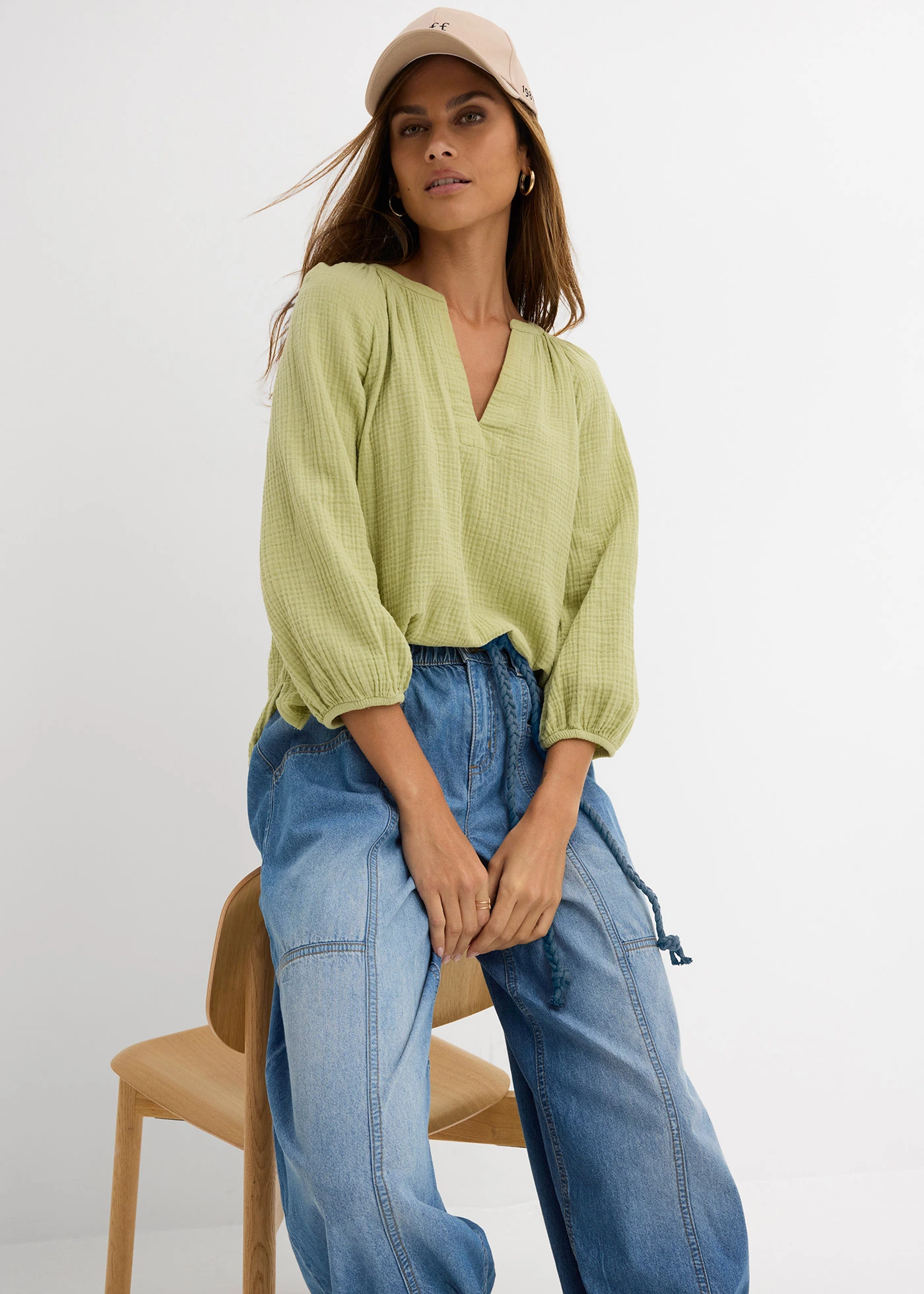 Barrel jeans mid waist met comfortband • lichtblauw denim used • bonprix online shop