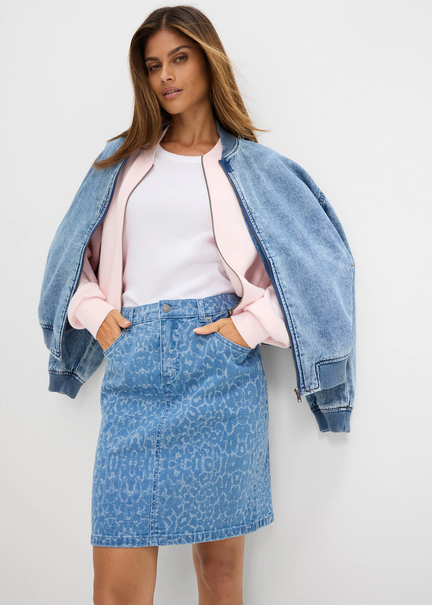 Džínová sukně • světle modrý denim s leopardím potiskem • bonprix obchod