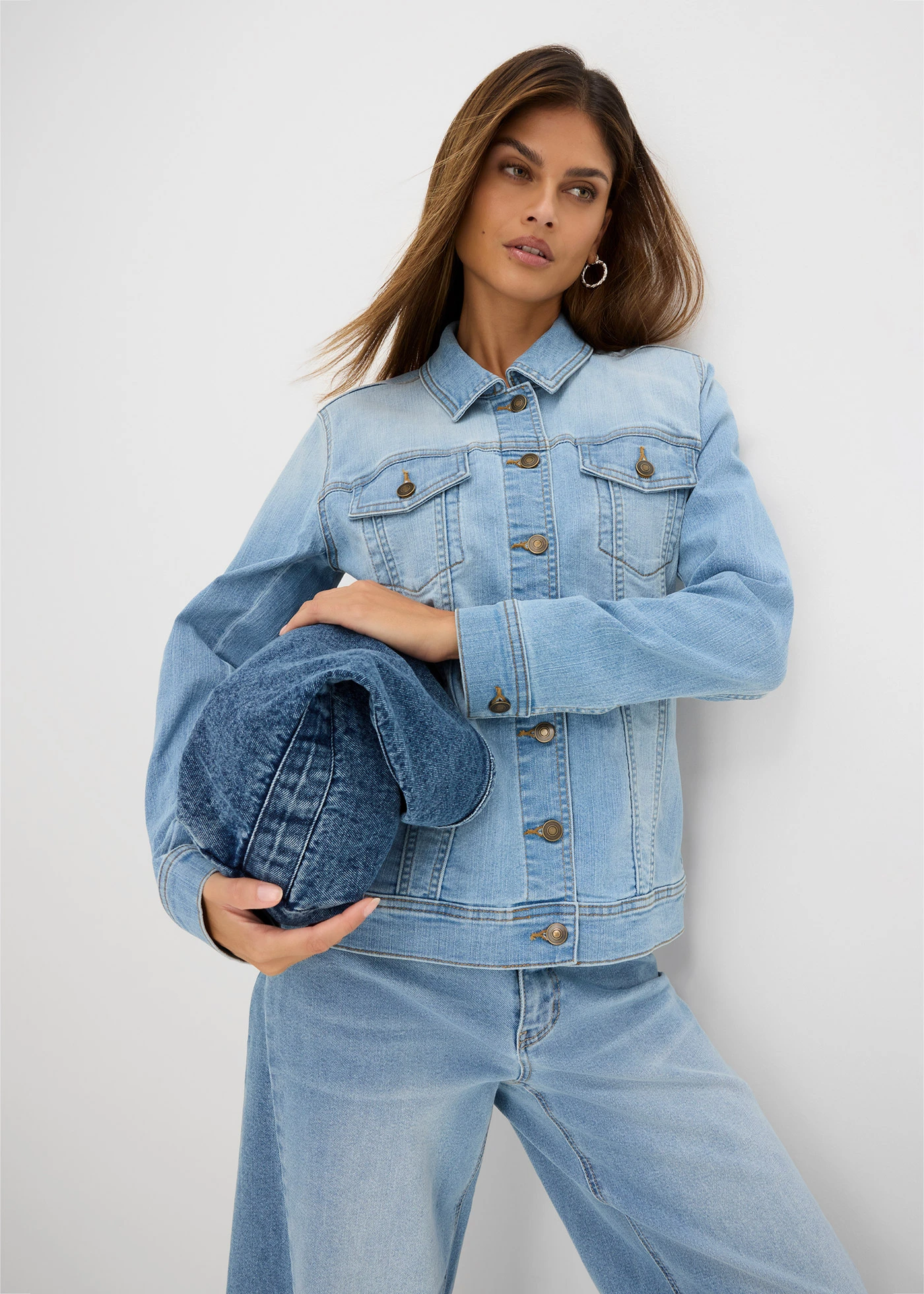 Kurtka dżinsowa ze stretchem, basic • jasnoniebieski denim • sklep bonprix