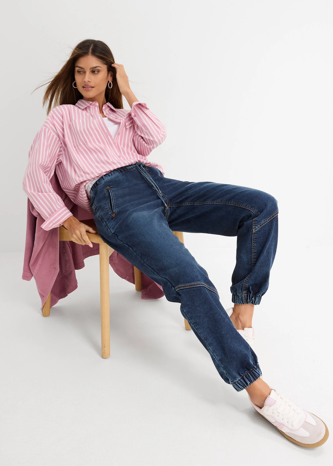 Jogg-sztreccsfarmer, Mid Waist • sötétkék denim, használt hatású • bonprix áruház