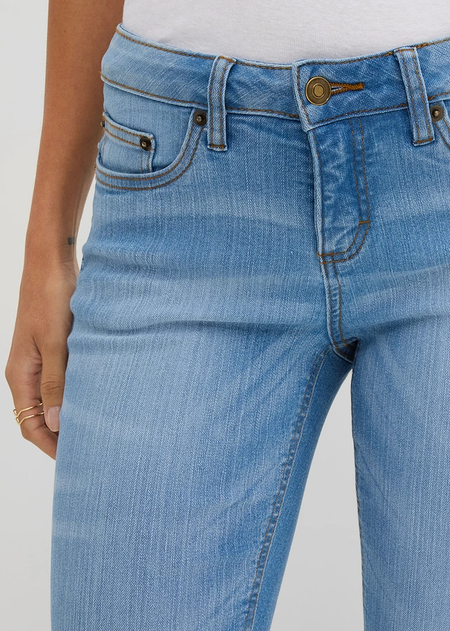 Jean bootcut taille mi-haute, extensible • bleu clair denim used • product-page.page-title-suffix