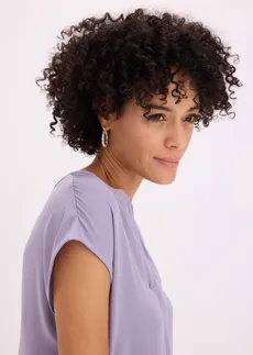 Satijnen tuniek met korte mouwen en oversized schouders • rookviolet • bonprix online shop