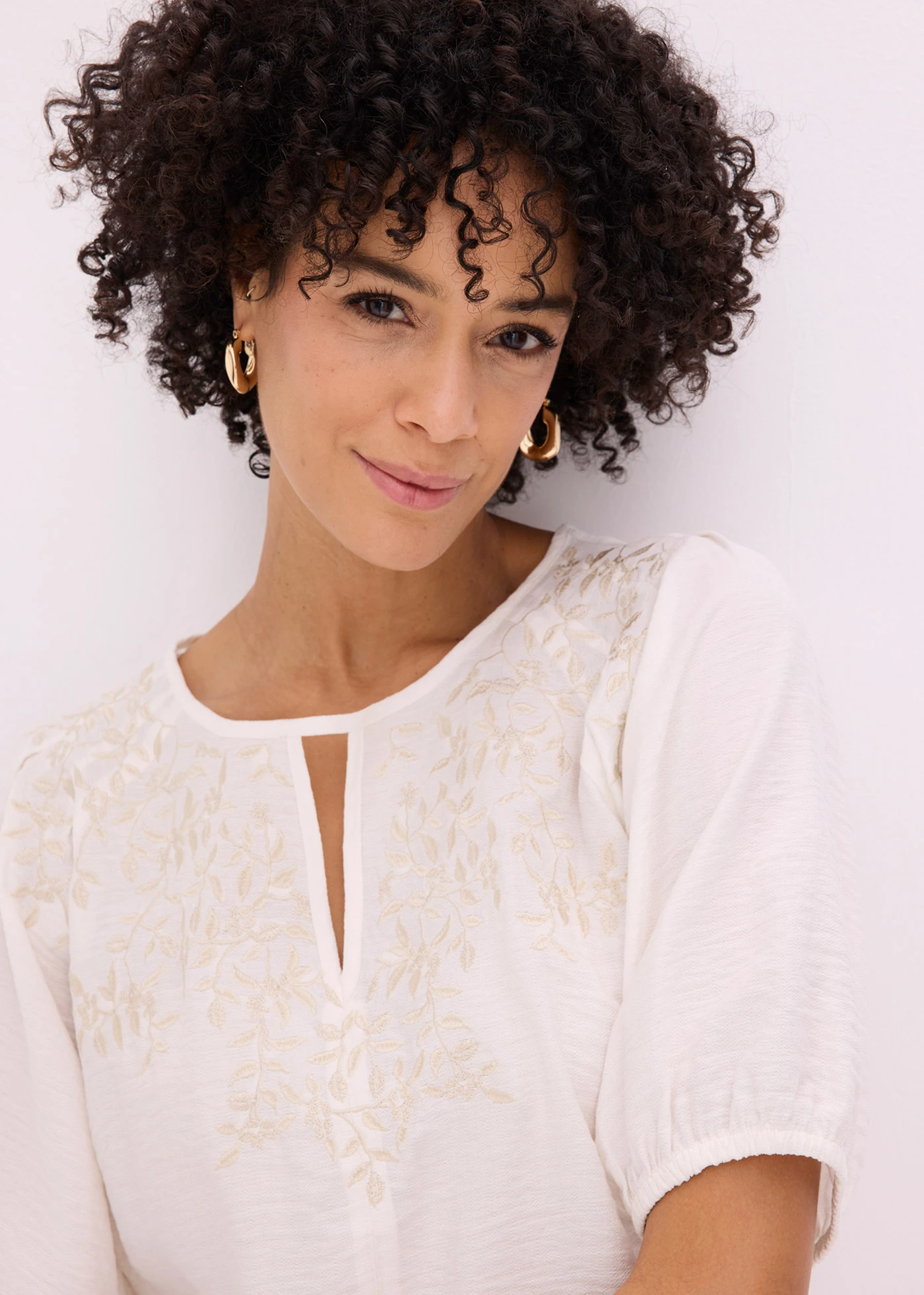 Tuniek met borduursel, licht transparant • wolwit-lichtsand • bonprix online shop