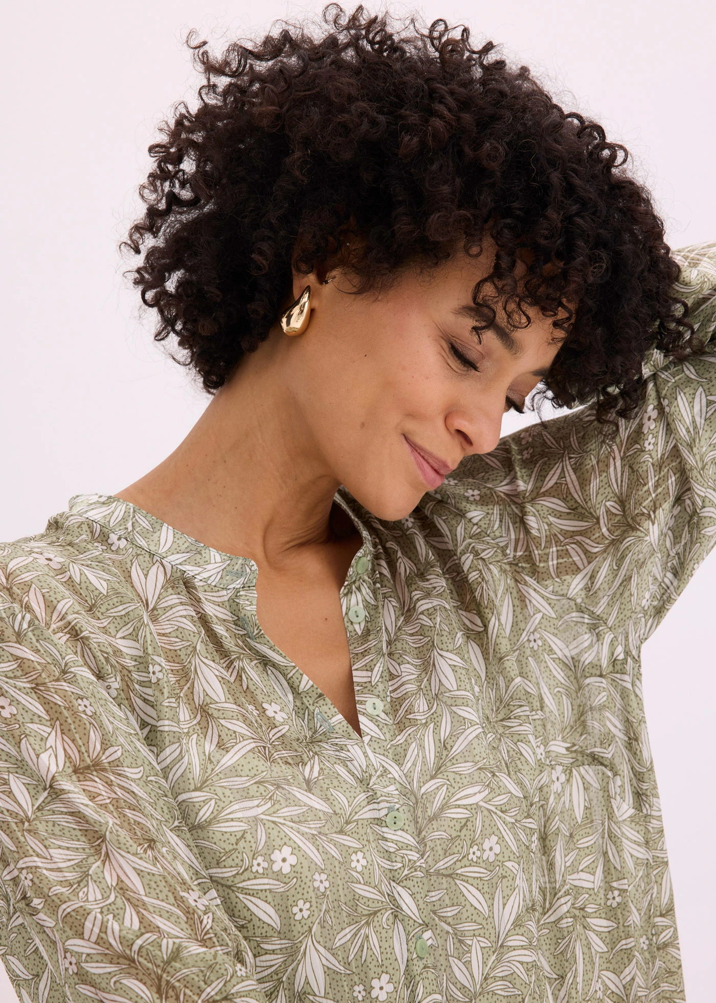 Chemisier long en mousseline • vert pâle floral • Boutique bonprix