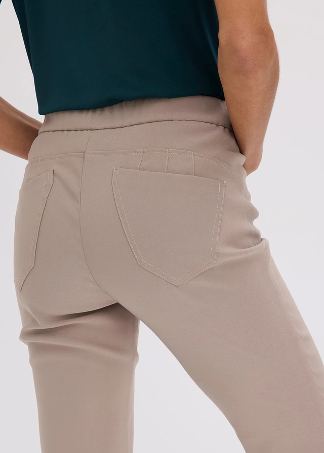 Pantalon en bengaline extensible • taupe • product-page.page-title-suffix