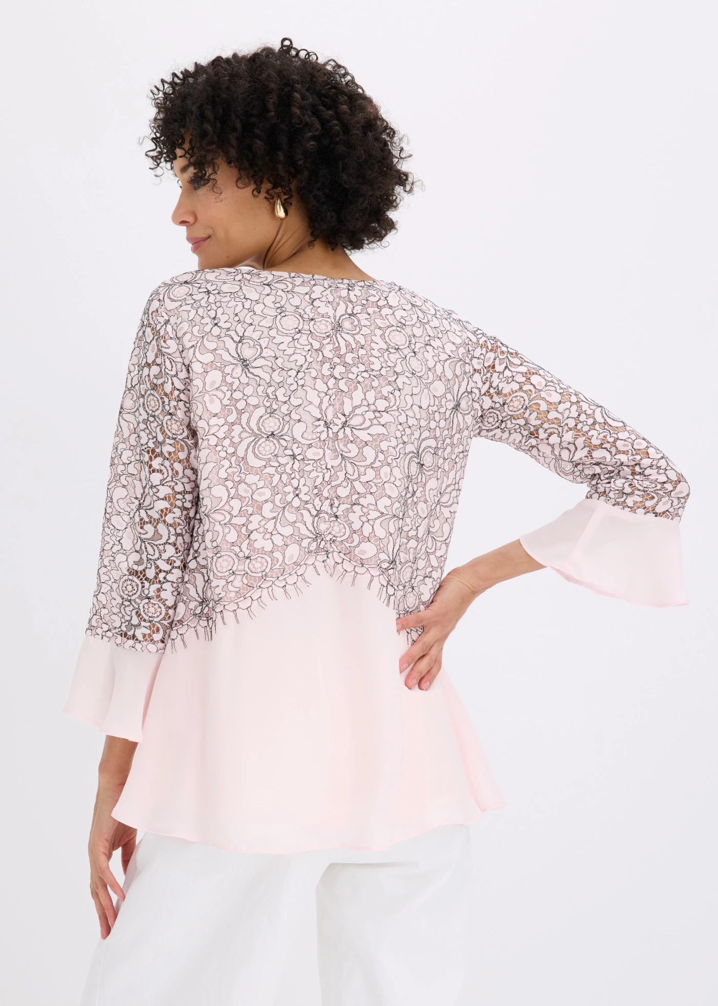 Tunică cu dantelă • roz deschis/negru floral • magazin bonprix