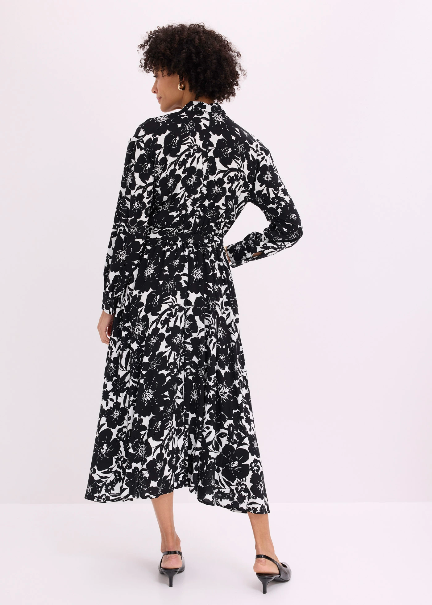 Robe-chemise en viscose • noir-écru • Boutique bonprix