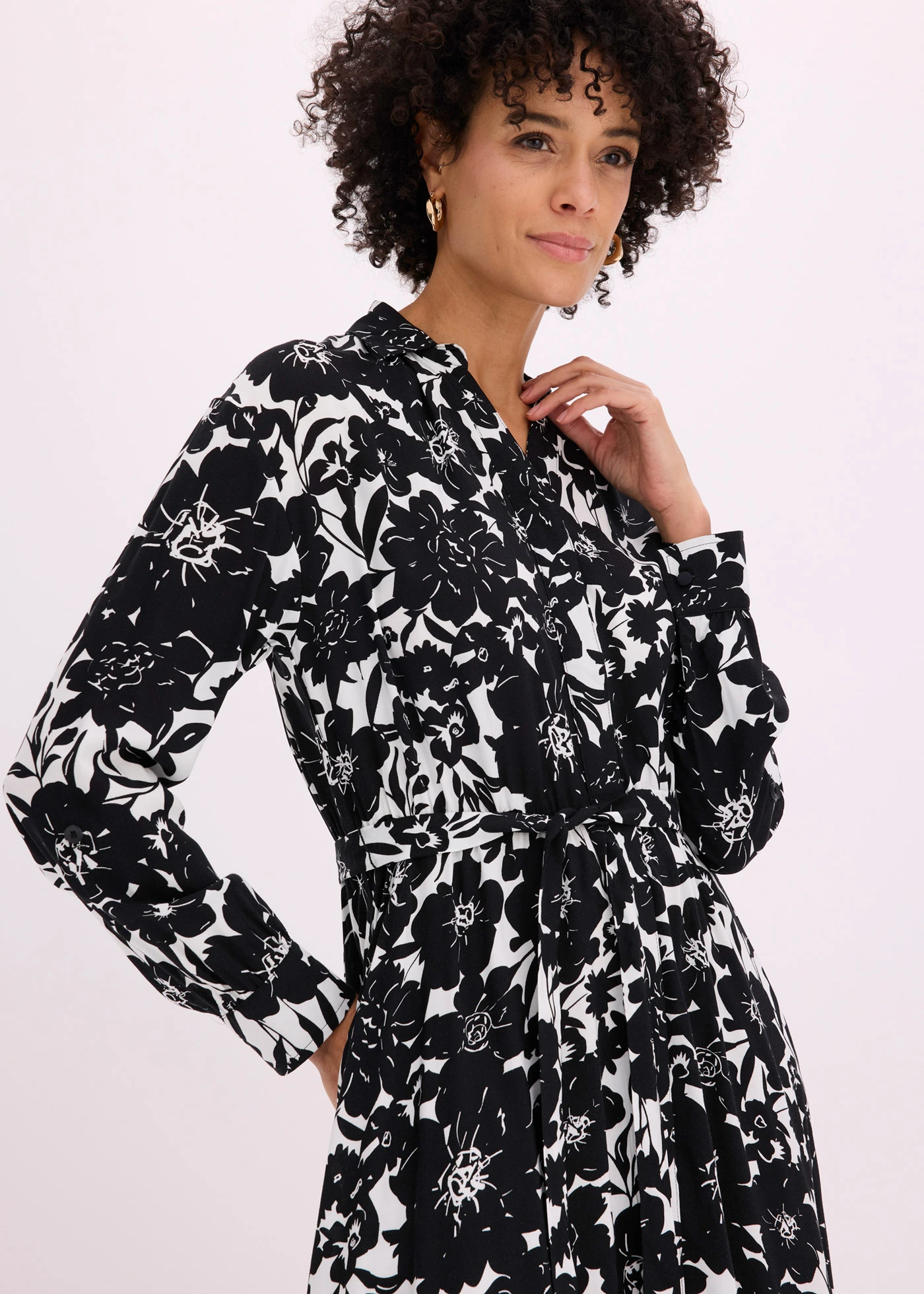 Overhemdjurk van viscose • zwart/wolwit • bonprix online shop