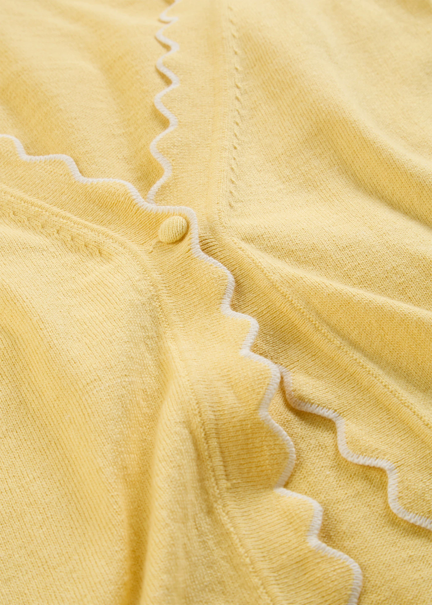 Gilet en fine maille contenant de la soie • jaune clair-blanc cassé • Boutique bonprix