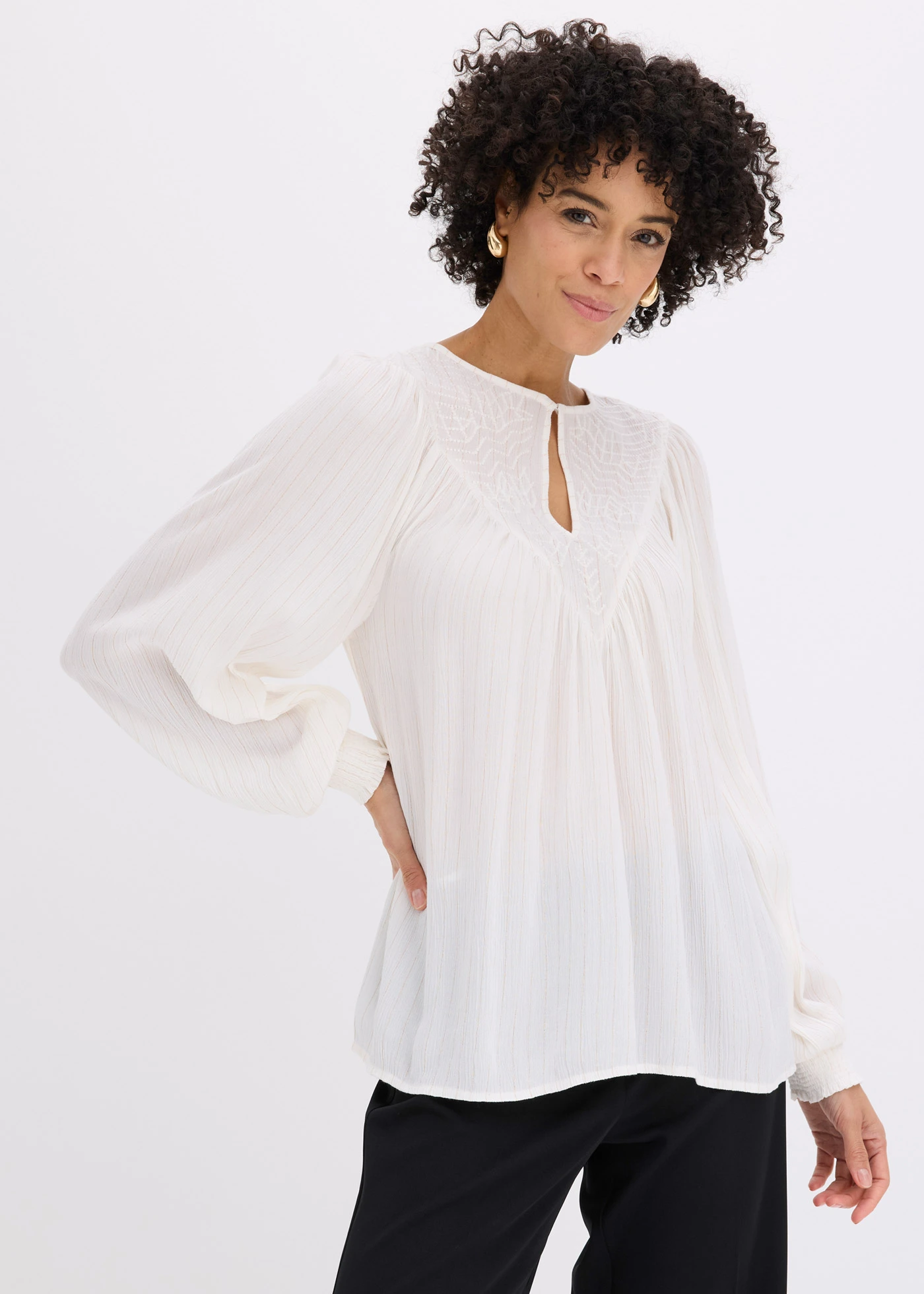 Tunique à broderie • blanc-doré métallisé • Boutique bonprix