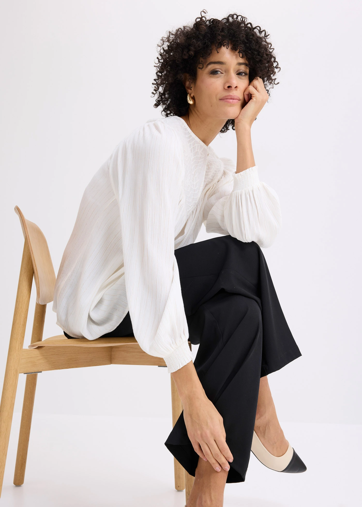 Tunique à broderie • blanc-doré métallisé • Boutique bonprix