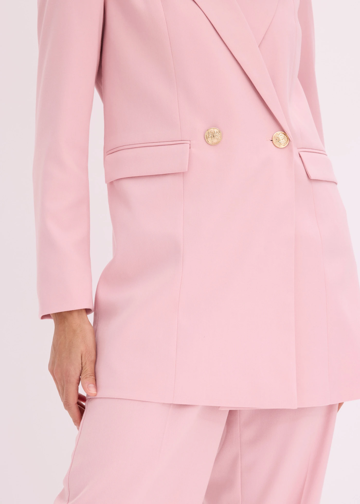 Long blazer à boutons décoratifs • rose cendré • Boutique bonprix