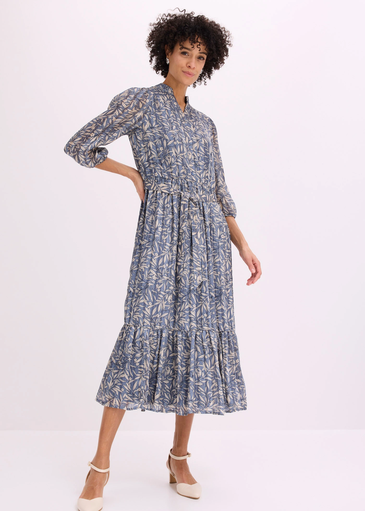 Robe en mousseline • bleu fumé floral • Boutique bonprix