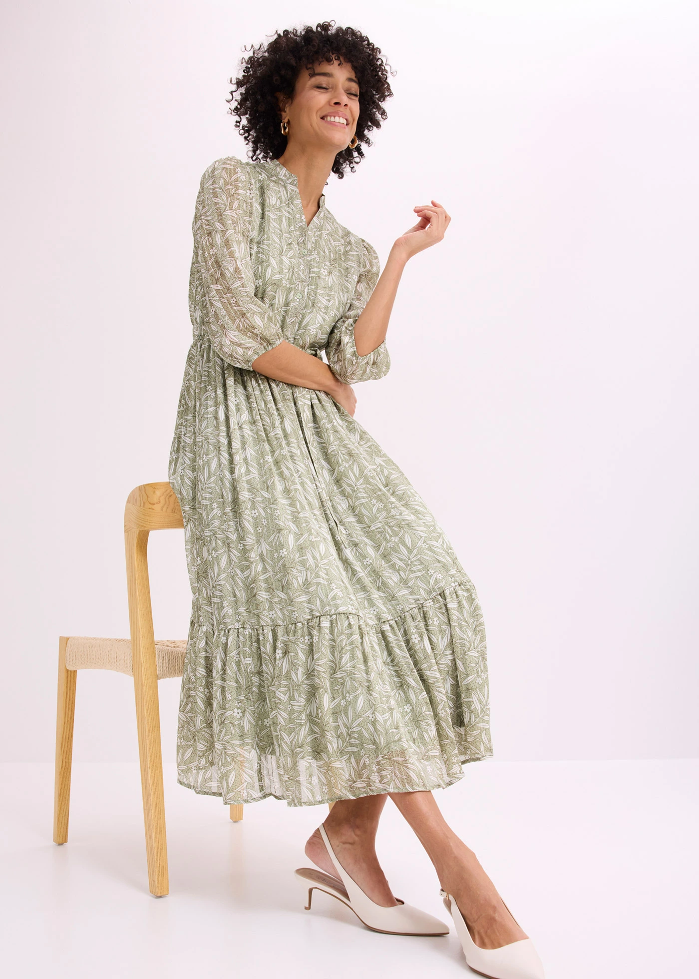 Robe en mousseline • vert pâle floral • Boutique bonprix