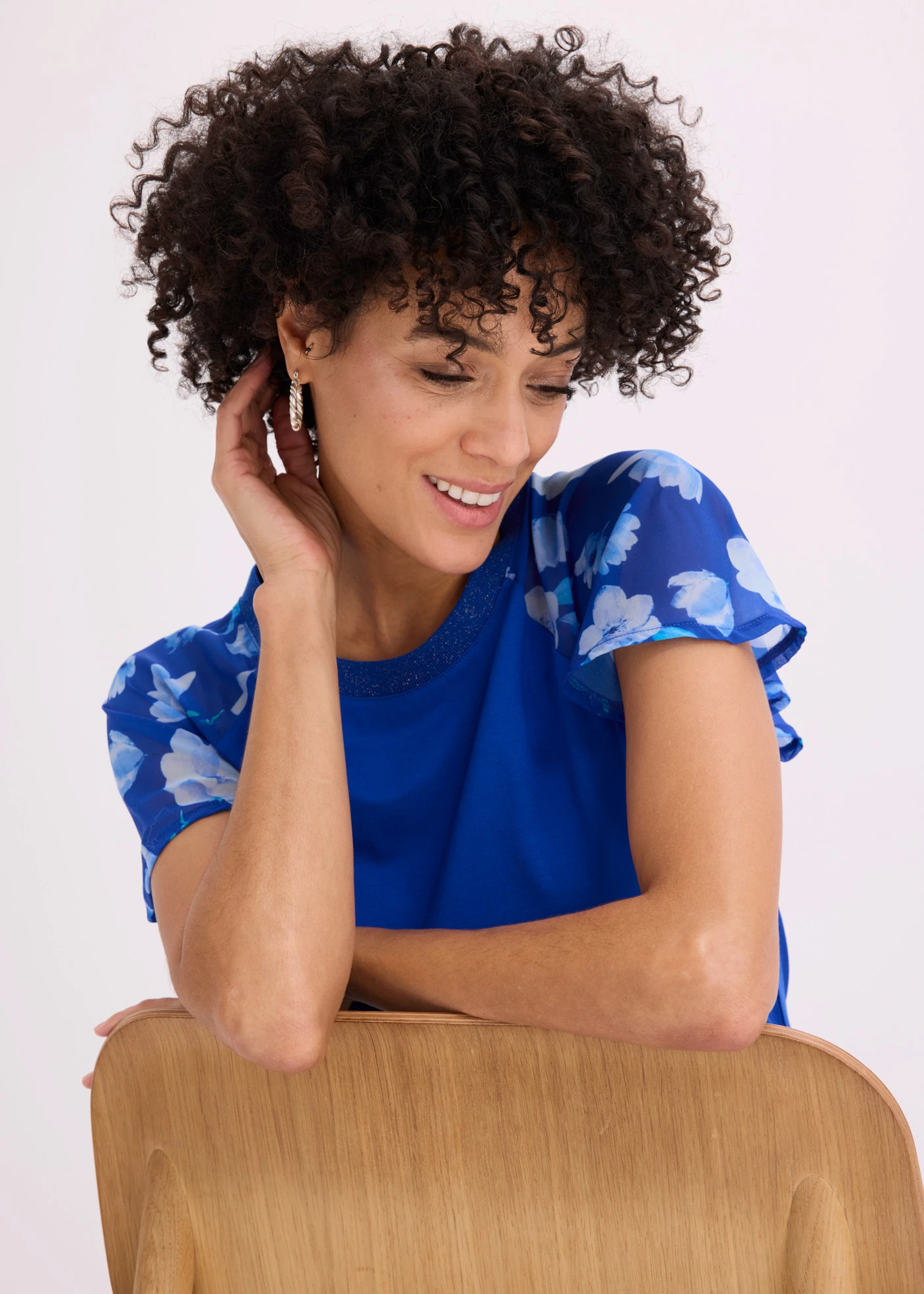 T-shirt avec manches en mousseline • bleu cobalt/bleu clair/bleu moyen • Boutique bonprix