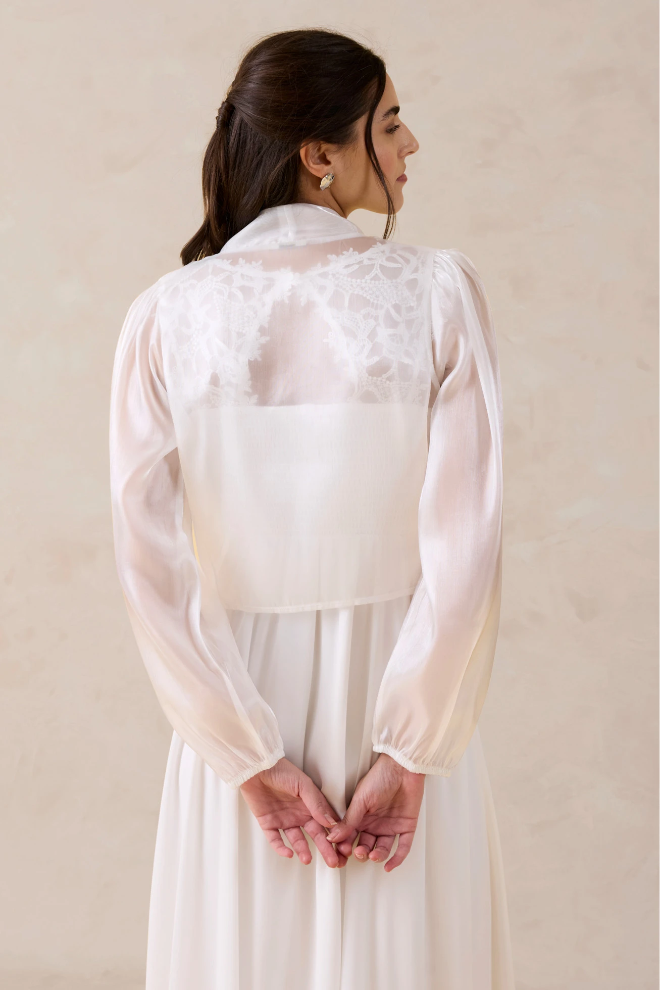 Bolero din tul fin cu detaliu de legat • ecru • magazin bonprix