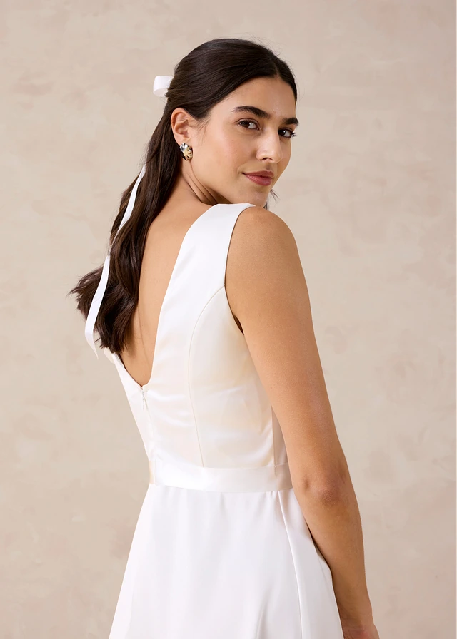 Robe fourreau en satin brillant • écru • product-page.page-title-suffix