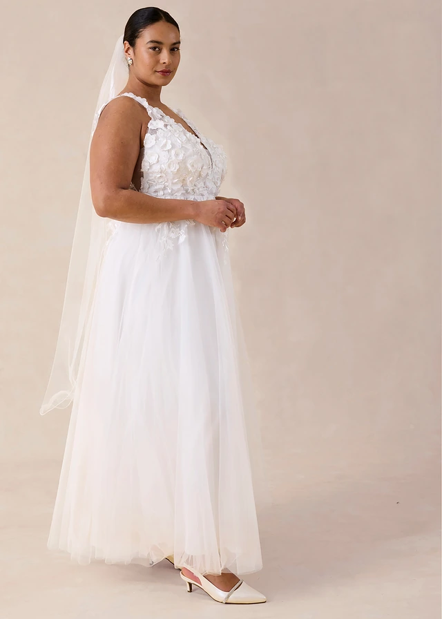 Robe de mariée en tulle avec fleurs appliquées, Couleur: écru