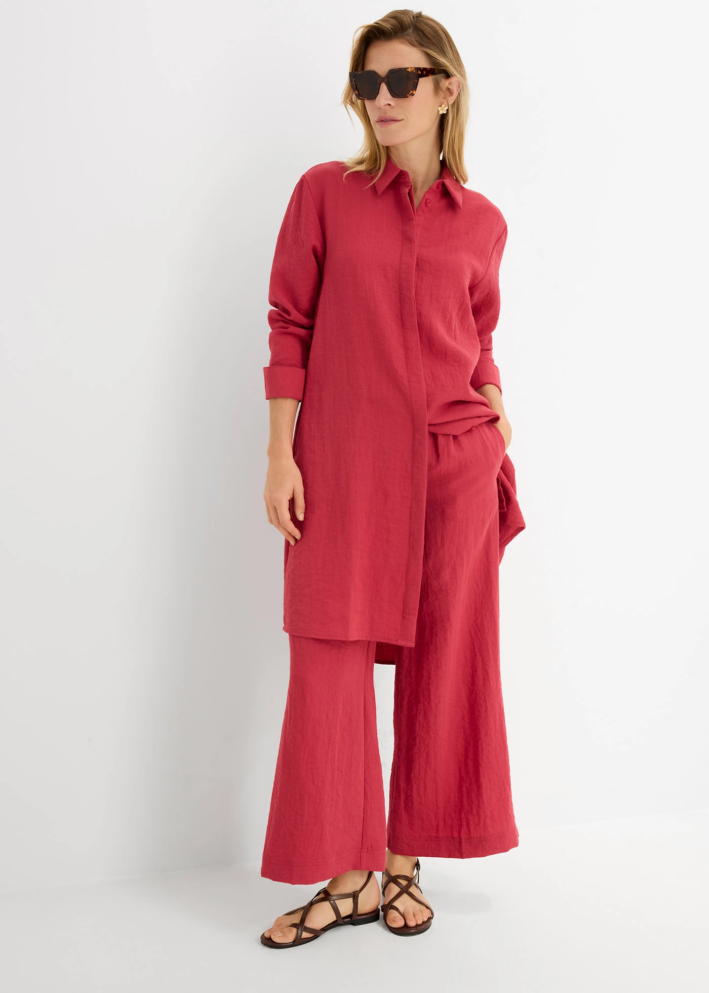 Lange blouse in een zachte viscosemix • kersenrood • bonprix online shop