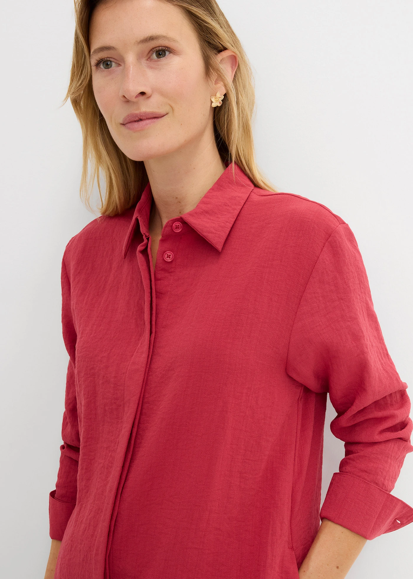 Chemisier long et doux, viscose majoritaire • rouge cerise • Boutique bonprix