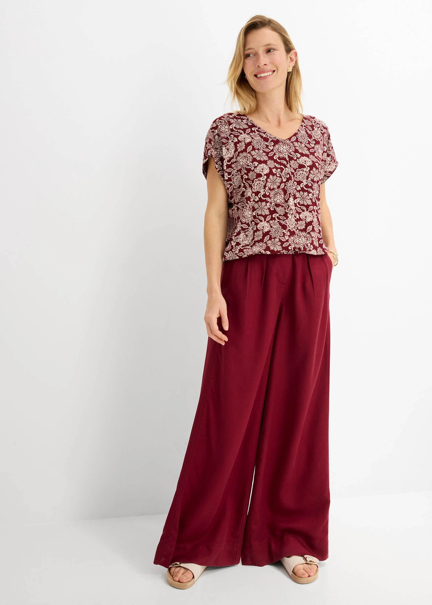 Shirt van een fijne viscosemix • robijnrood-lichtroze met print • bonprix online shop