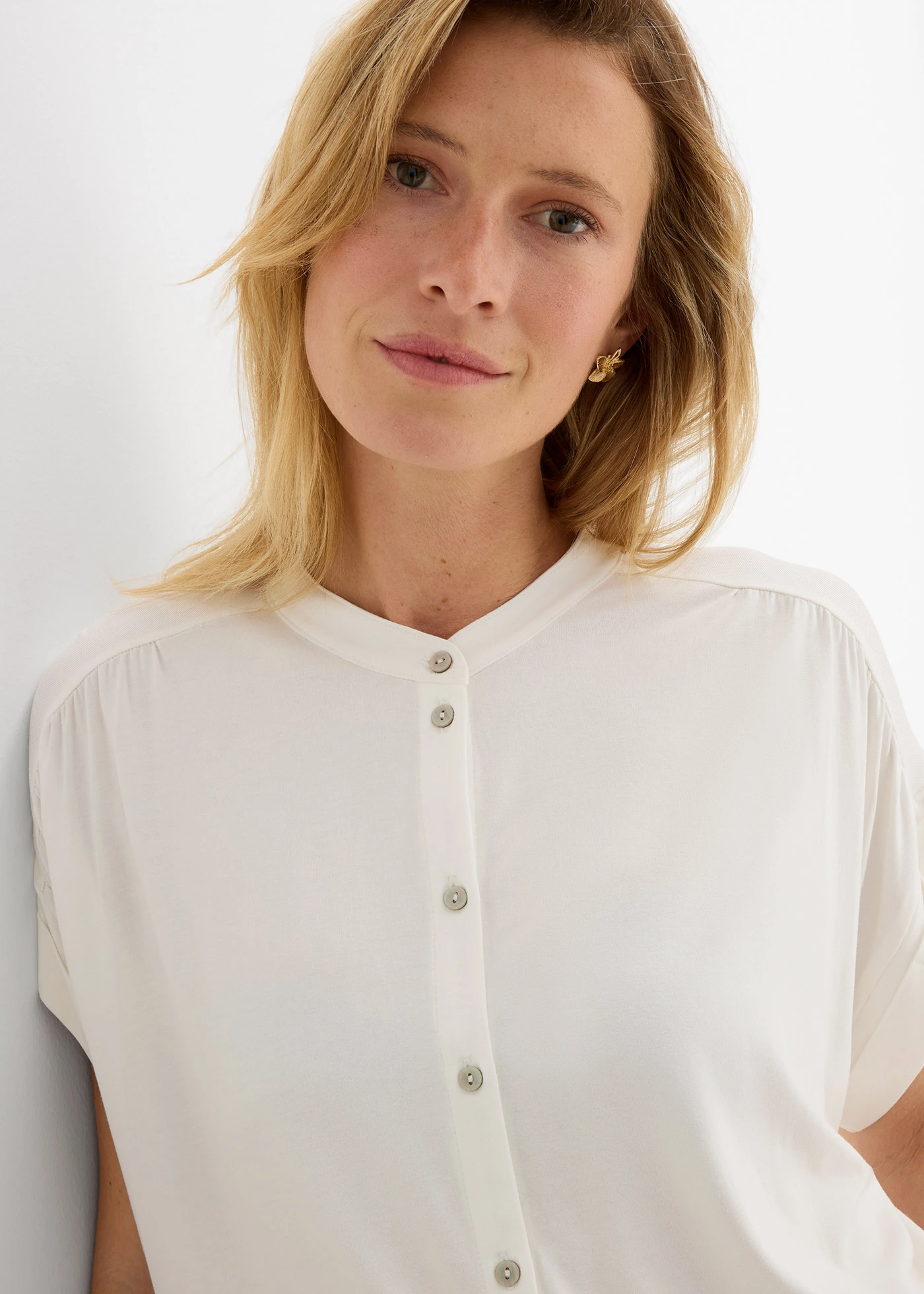 Blouse in een zachte viscosemix • wolwit • bonprix online shop