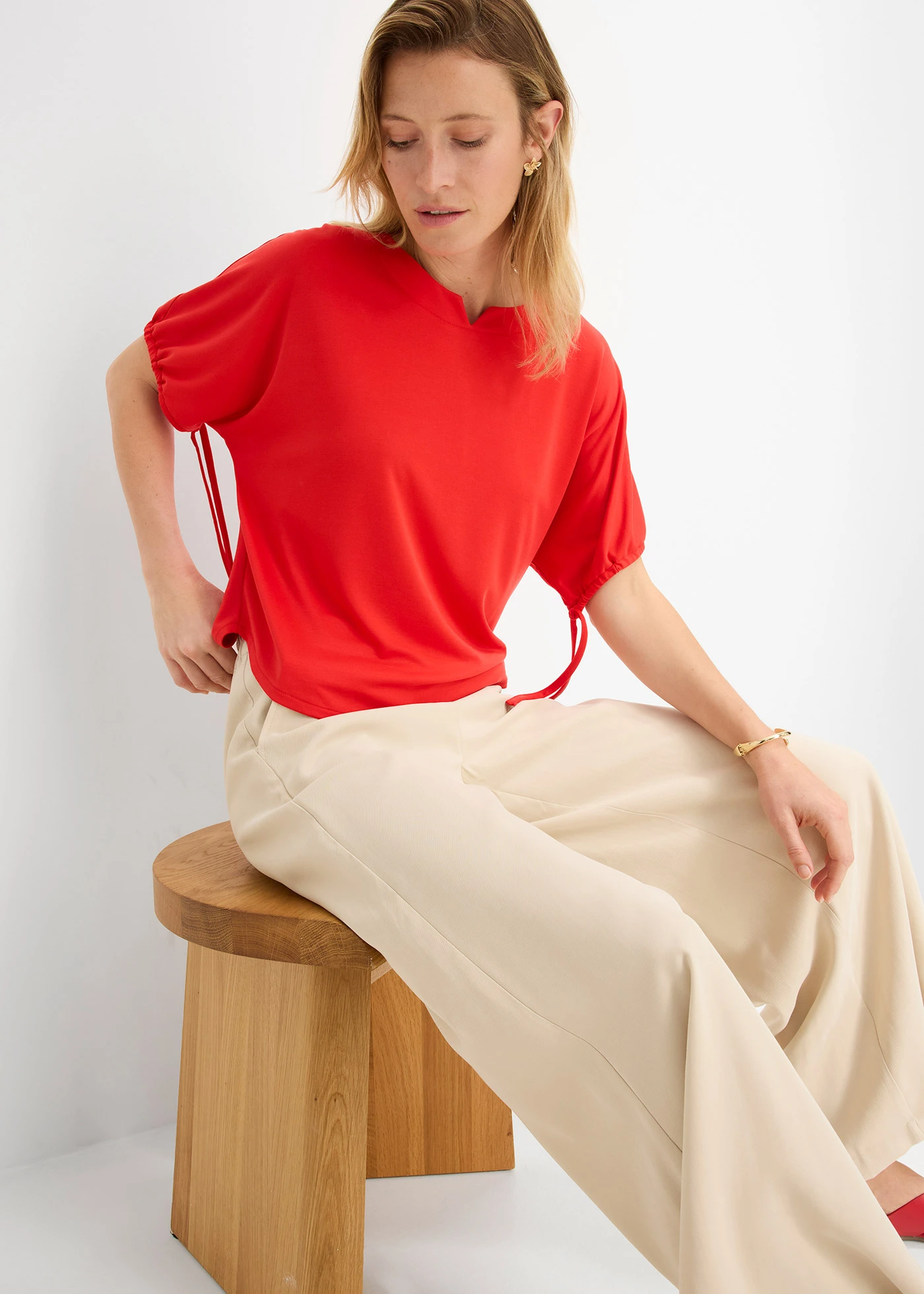 Losvallend shirt van stevig piqué • aardbeirood • bonprix online shop