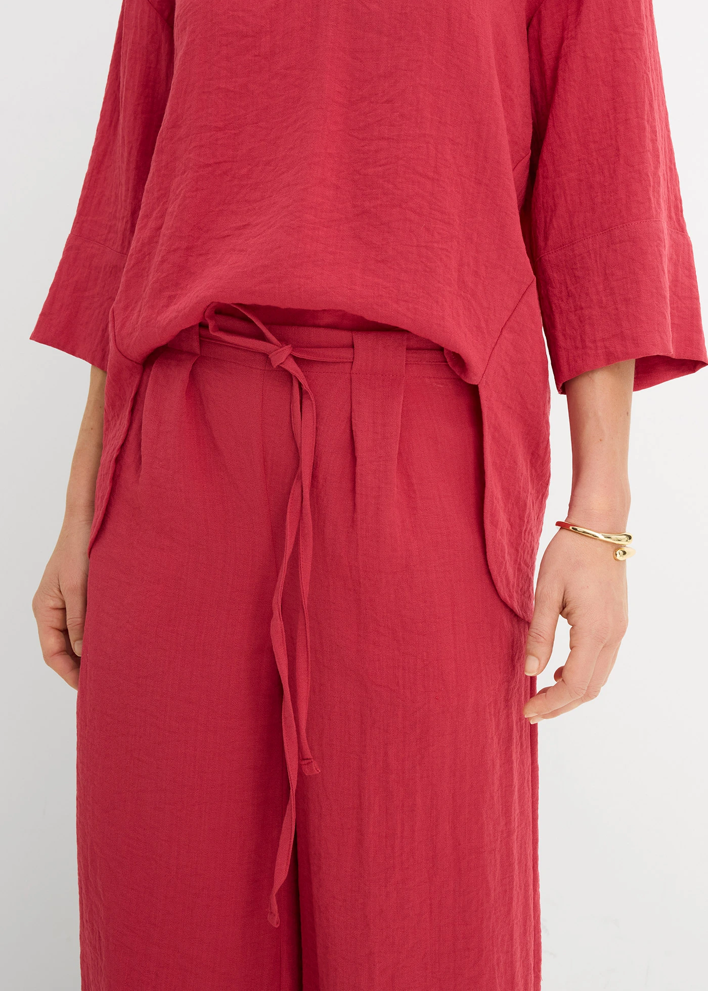 Pantaloni culotte din material fluid cu viscoză • roşu-cireaşă • magazin bonprix