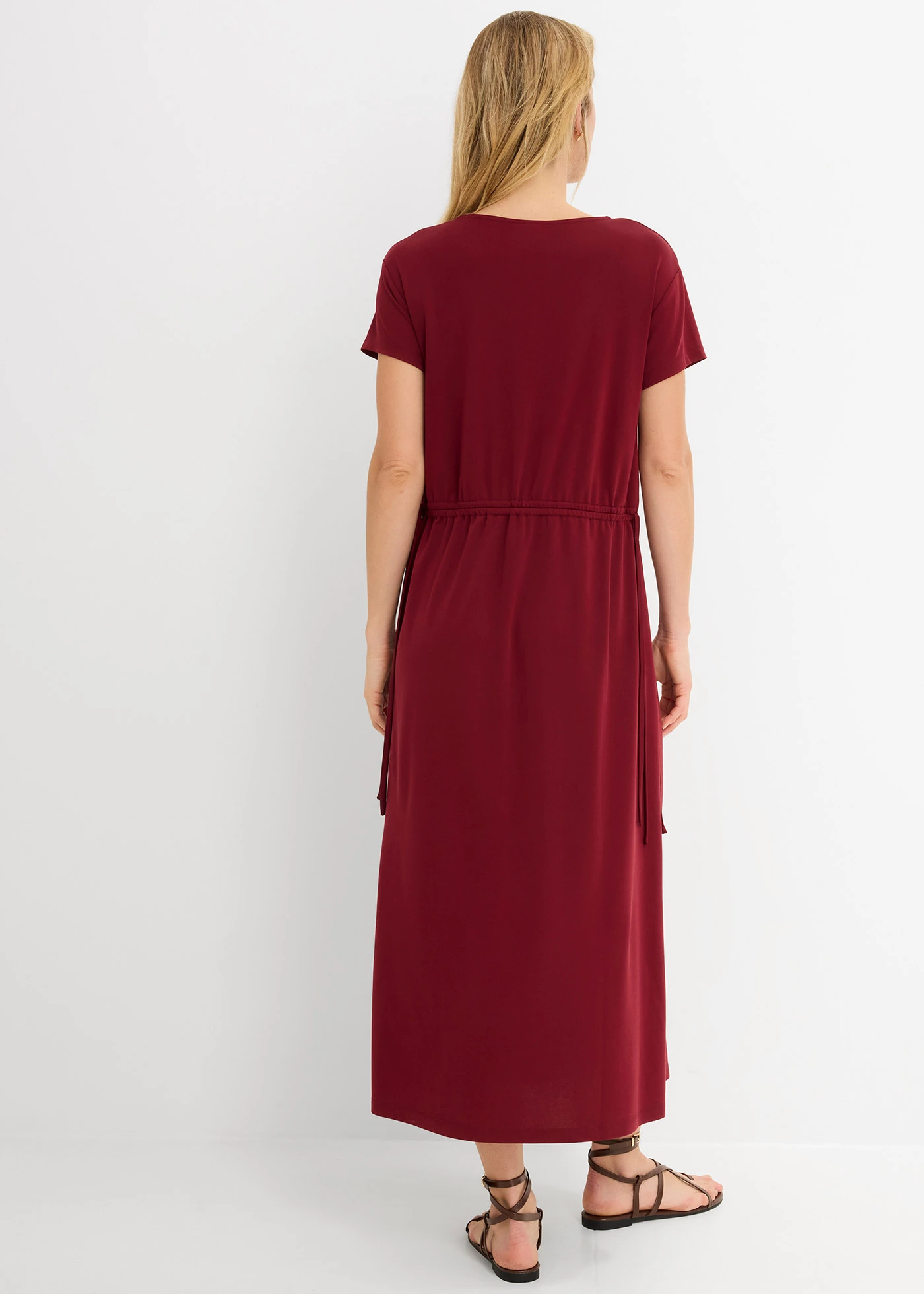 Robe douce en jersey piqué • rouge rubis • Boutique bonprix