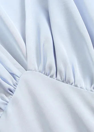 Maxi jurk van glanzend satijn • poederblauw • bonprix online shop