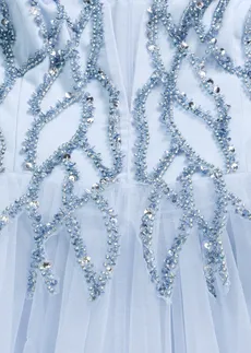 Robe de soirée en tulle avec décors en strass • bleu poudré • Boutique bonprix