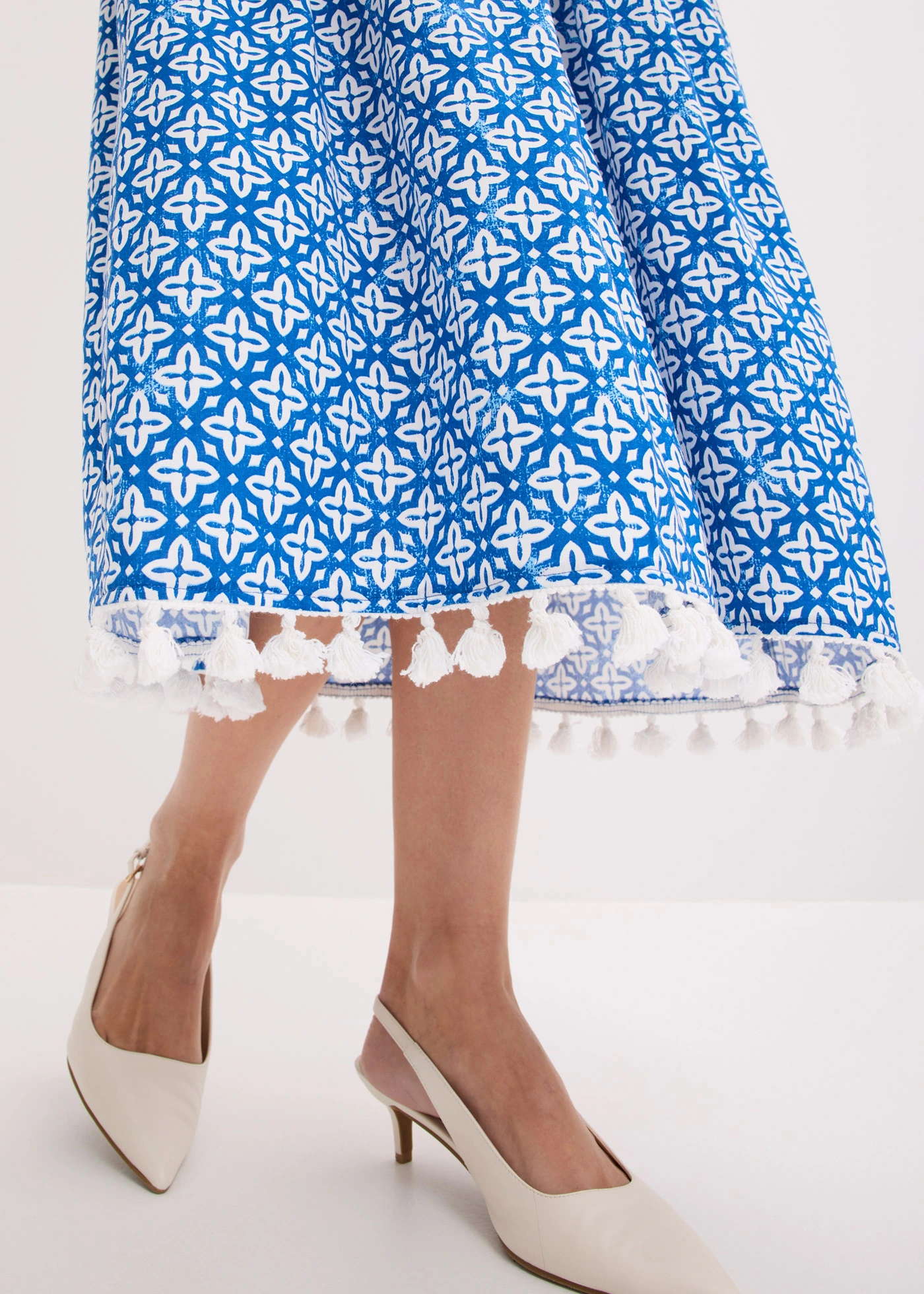 Robe-tunique en viscose fluide • bleu-écru imprimé • Boutique bonprix