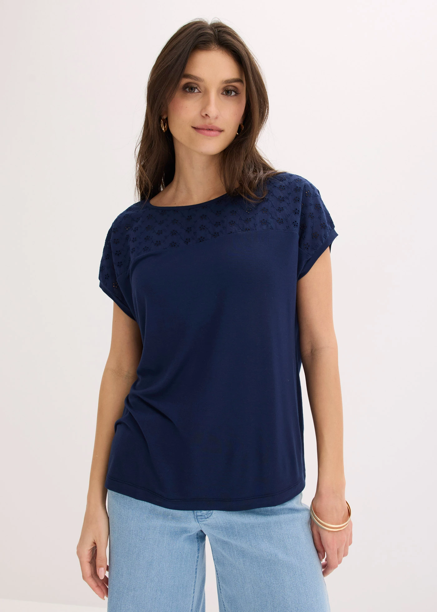 Shirt in een zachte viscosemix met kanten inzet • donkerblauw • bonprix online shop