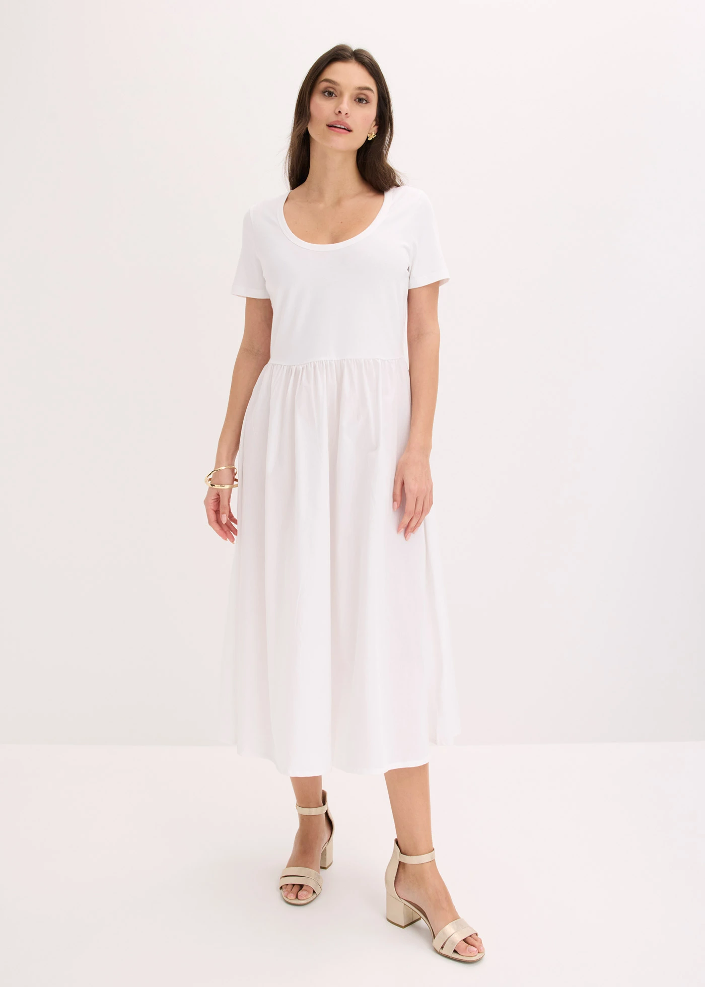 Robe manches courtes en jersey, poches sur les côtés • blanc • Boutique bonprix