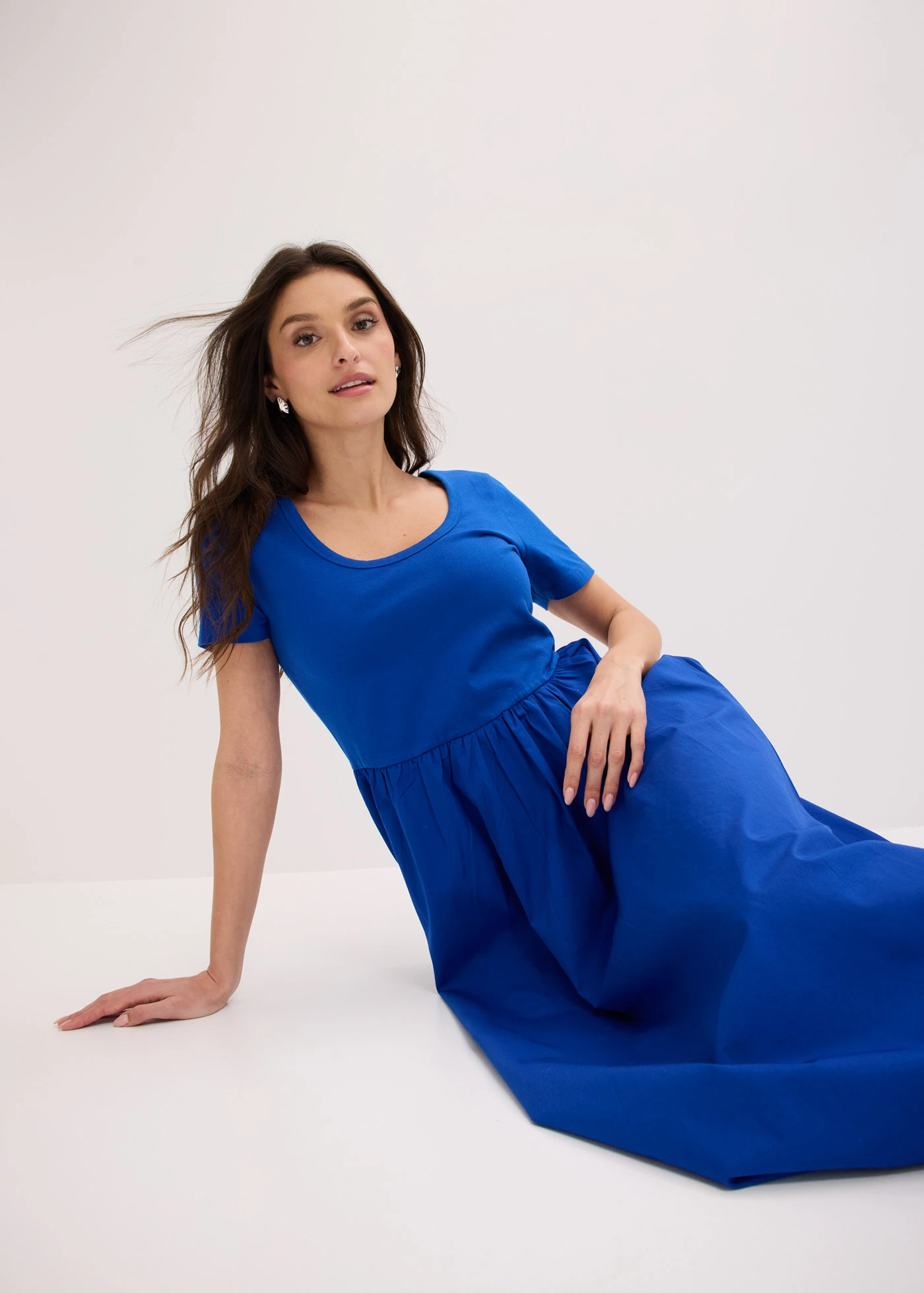 Jersey jurk met korte mouwen en zakken, van materiaalmix • kobaltblauw • bonprix online shop