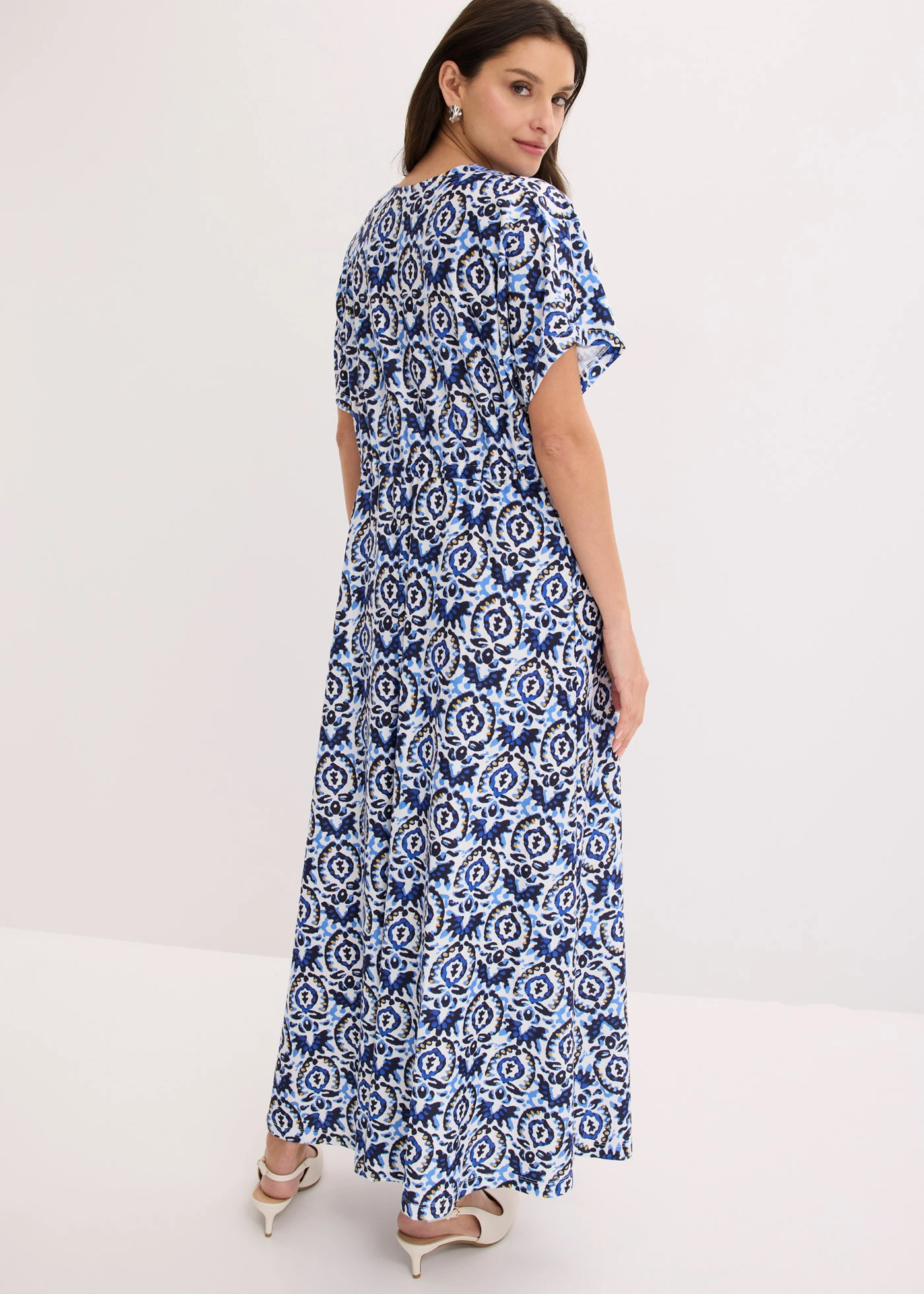 Rochie maxi din jerse • ecru-albastru cu imprimeu • magazin bonprix