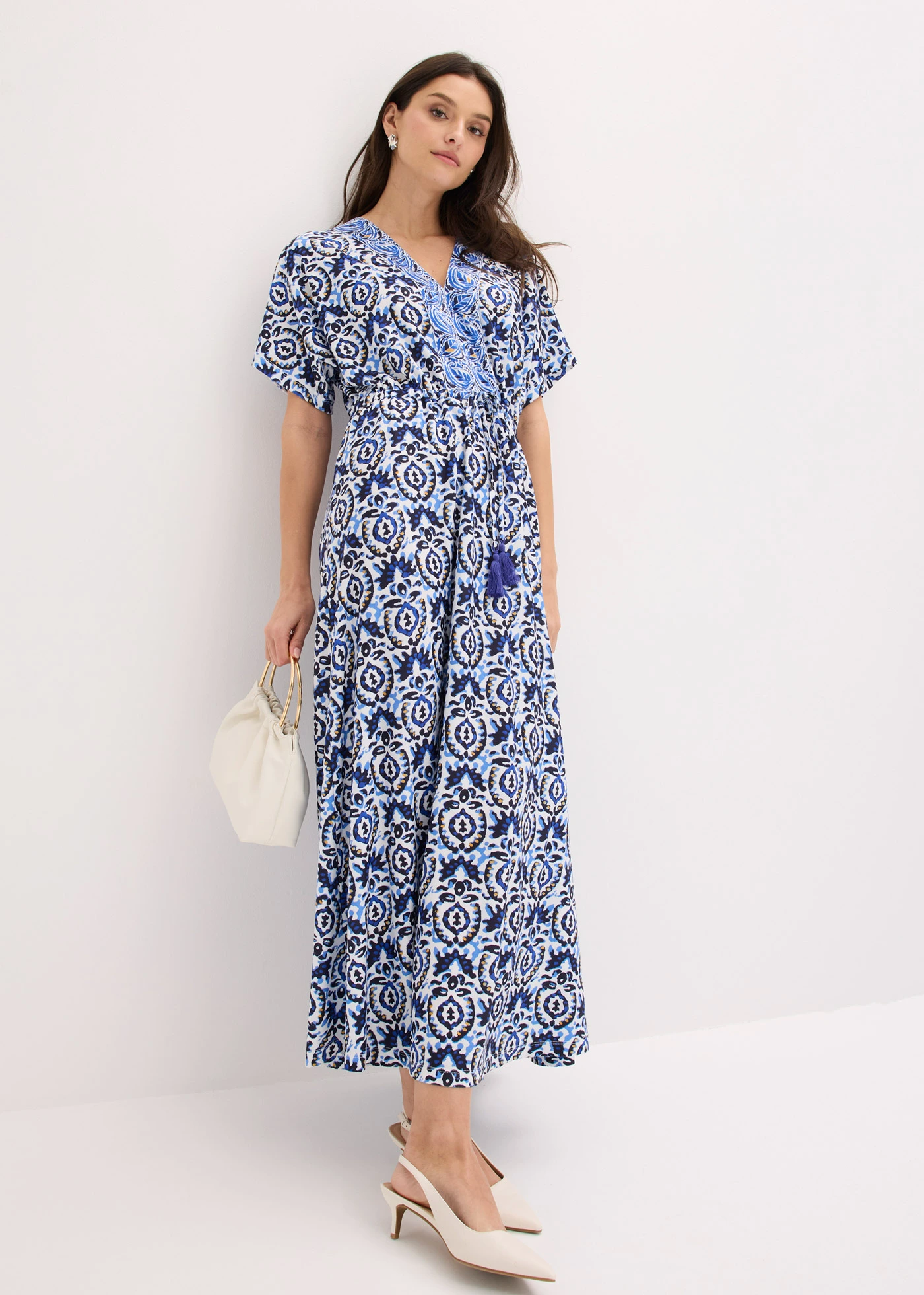 Rochie maxi din jerse • ecru-albastru cu imprimeu • magazin bonprix