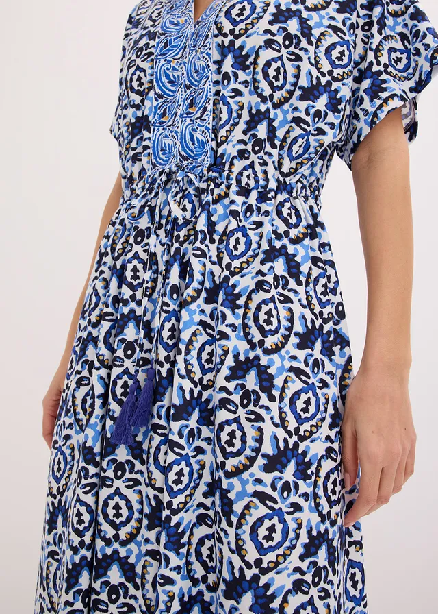 Maxi jurk van jersey • wolwit-blauw met print • product-page.page-title-suffix