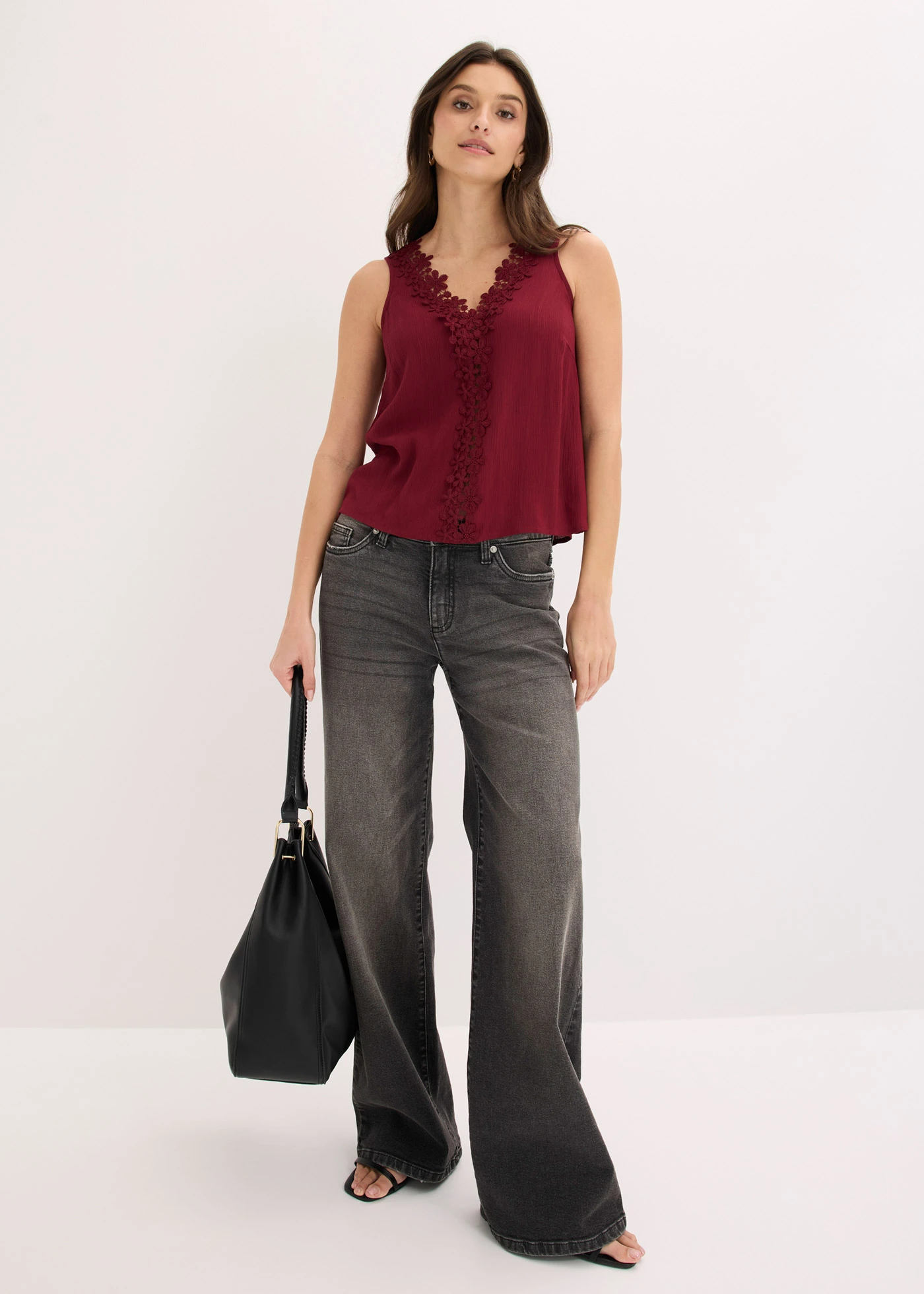 Halenkový top z materiálu se zmačkanou strukturou • rubínově červená • bonprix obchod