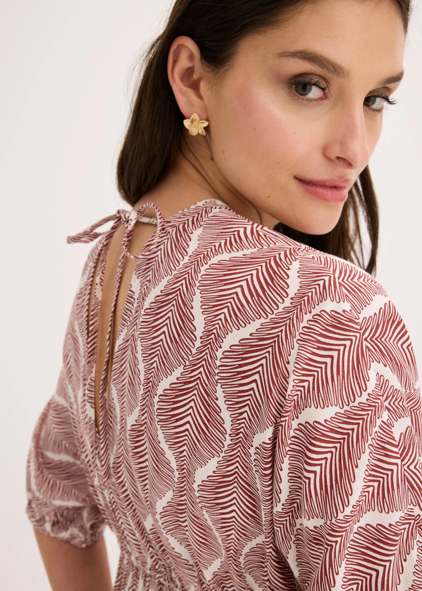 Robe midi en viscose fluide • rouge désert/blanc nacré graphique • Boutique bonprix