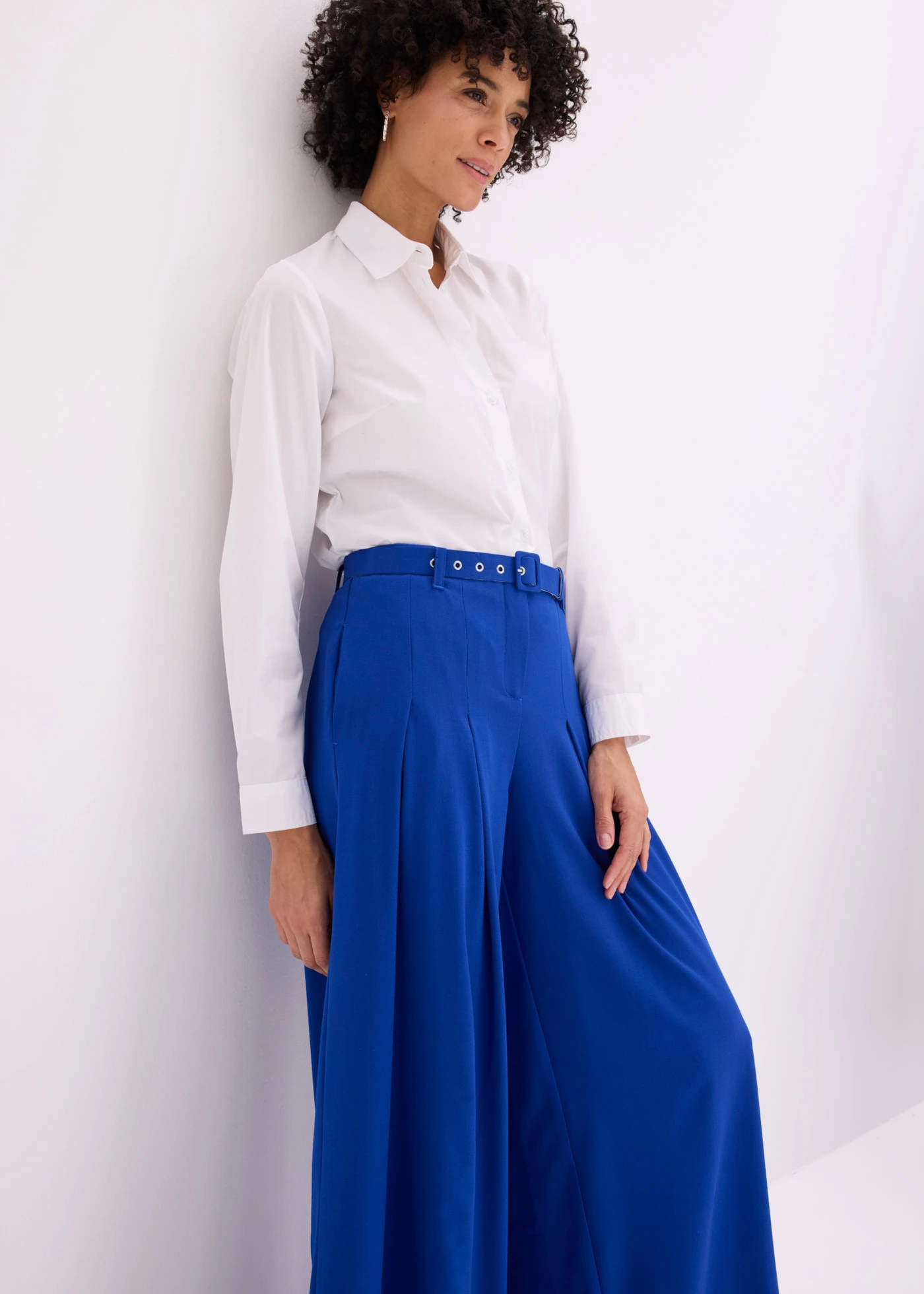Bandplooibroek met riem van een zachte viscosemix (2-dlg. set) • donkerblauw • bonprix online shop