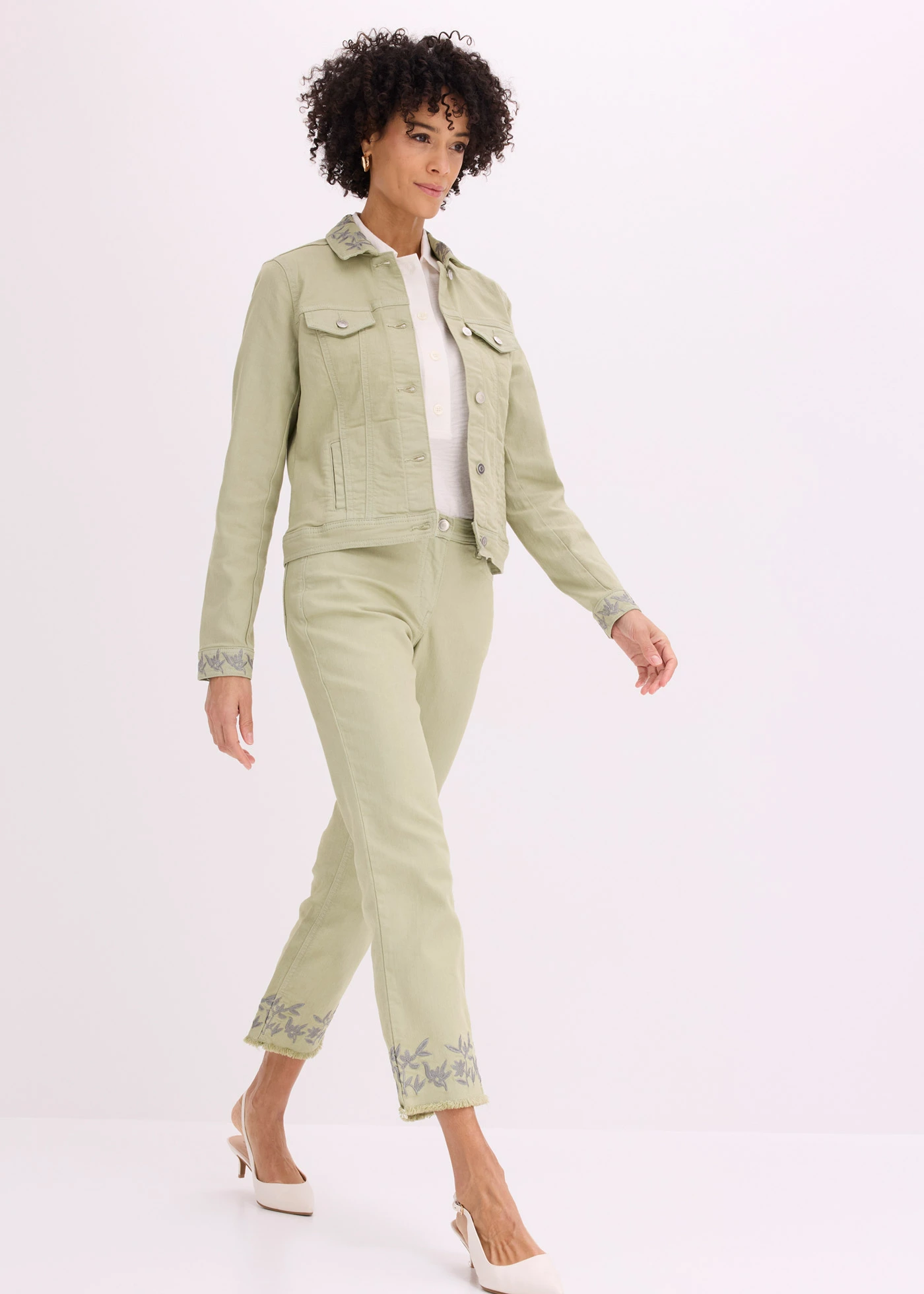 Jachetă din twill cu broderie • gri/verde • magazin bonprix