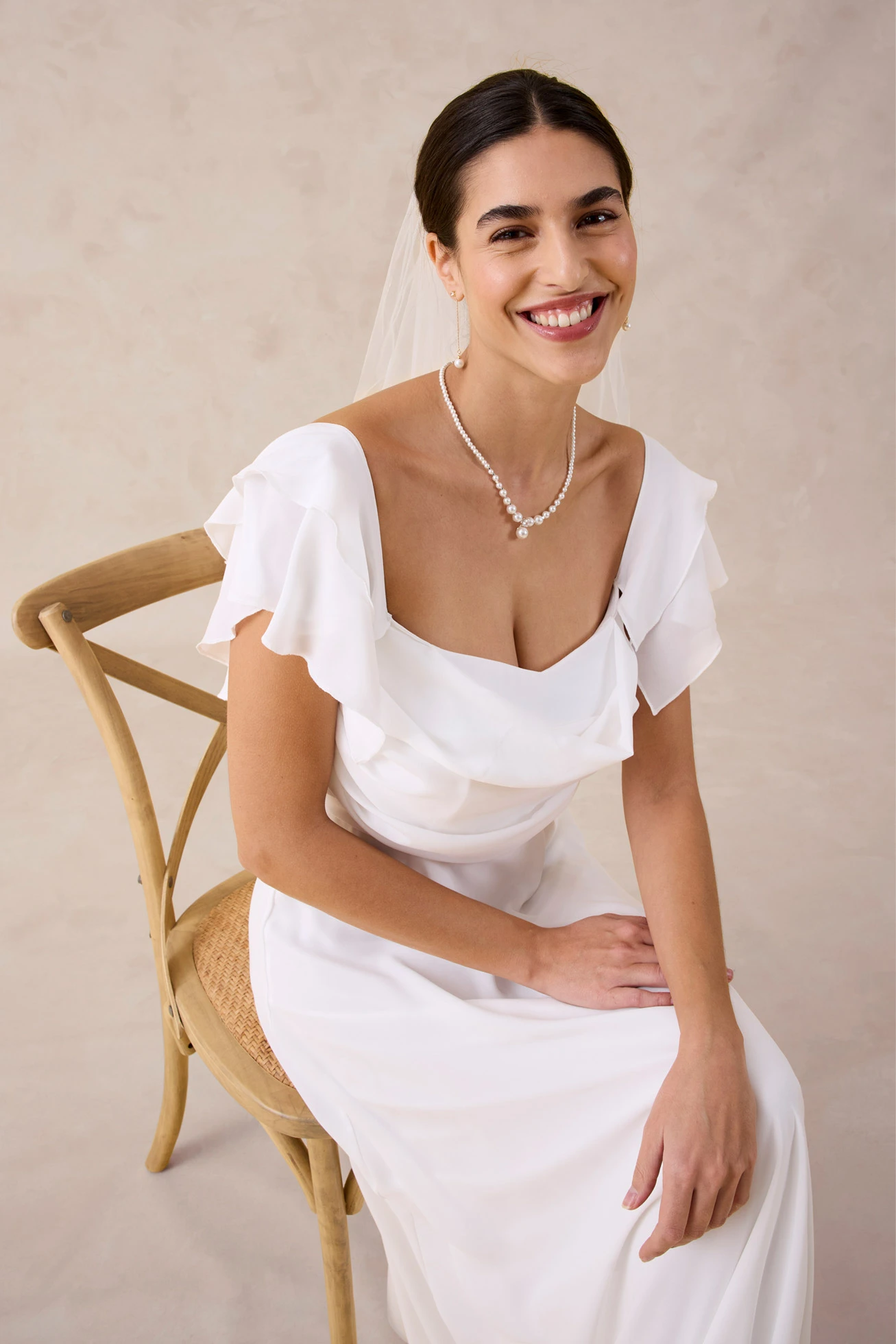 Rochie de mireasă din șifon fin, cu drapaj • ecru • magazin bonprix