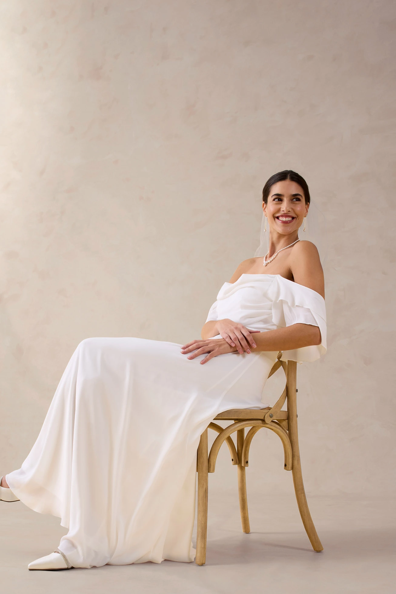 Robe de mariée en mousseline avec drapé • ecru • Boutique bonprix