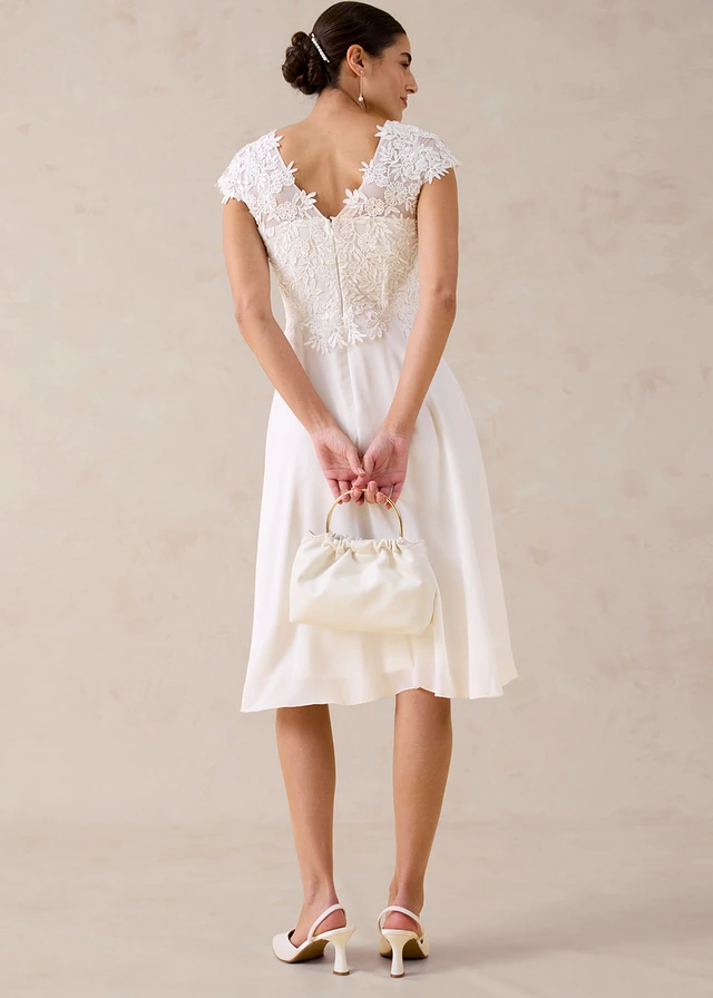 Robe de mariée avec dentelle, Couleur: écru
