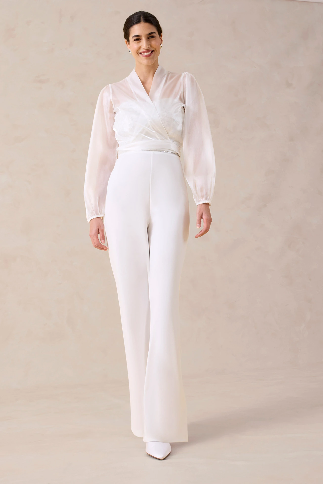 Jumpsuit van gestructureerde crêpe met parelborduursel • wolwit • bonprix online shop