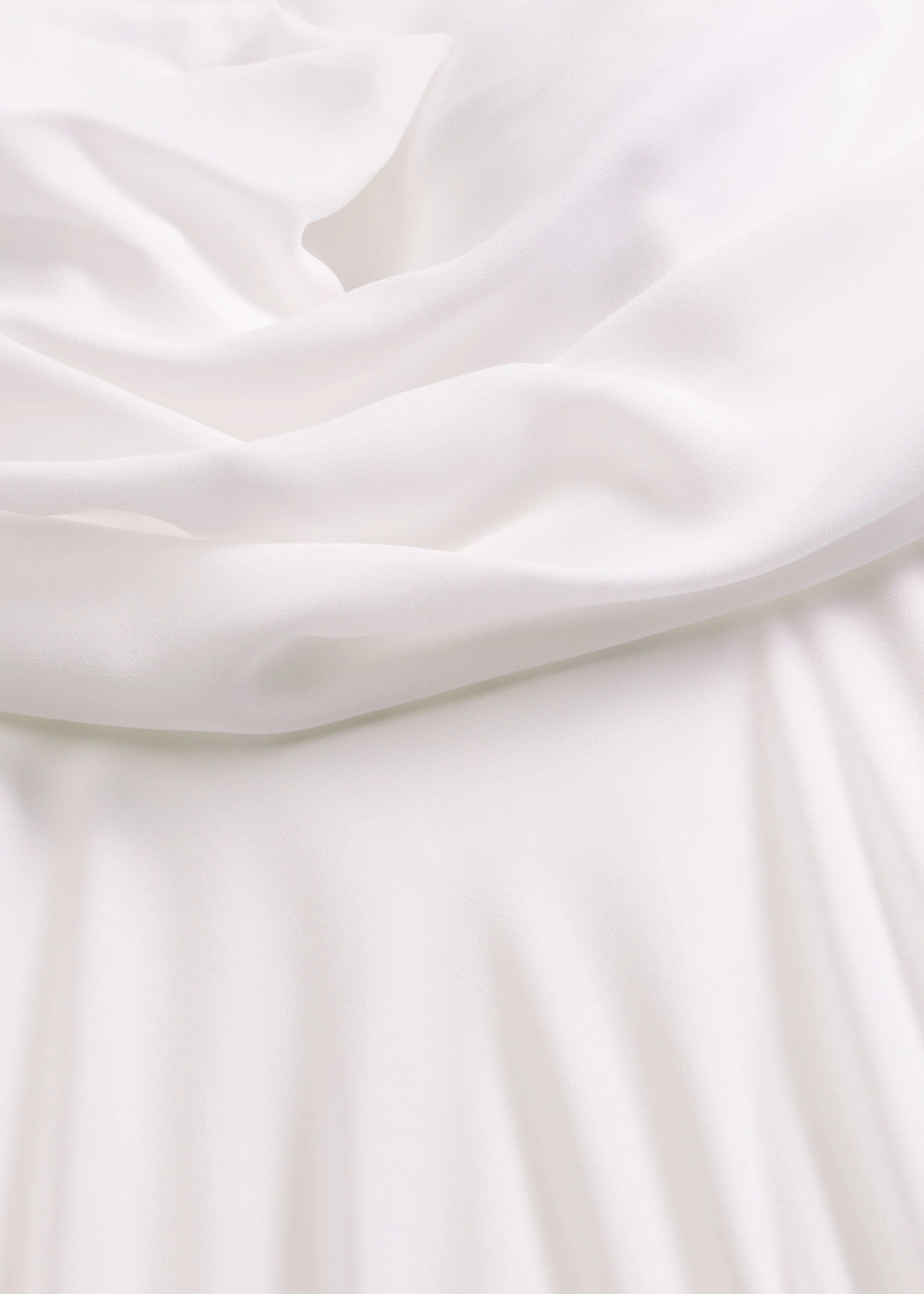 Trouwjurk van fijn chiffon met drapering • wolwit • bonprix online shop